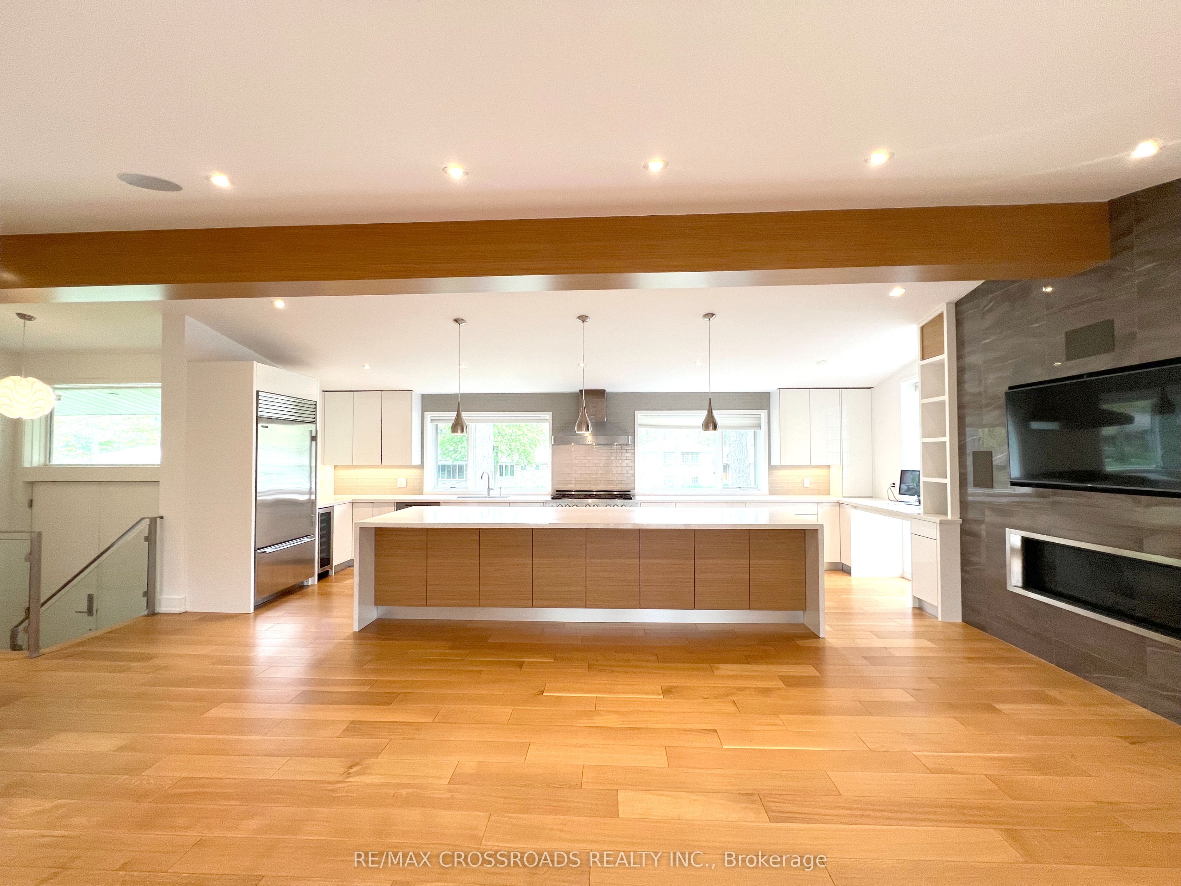 1532 Merrow Road