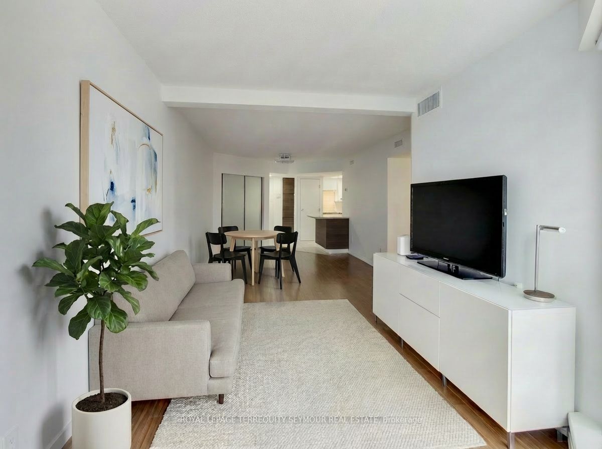 1001 Bay Street 1407