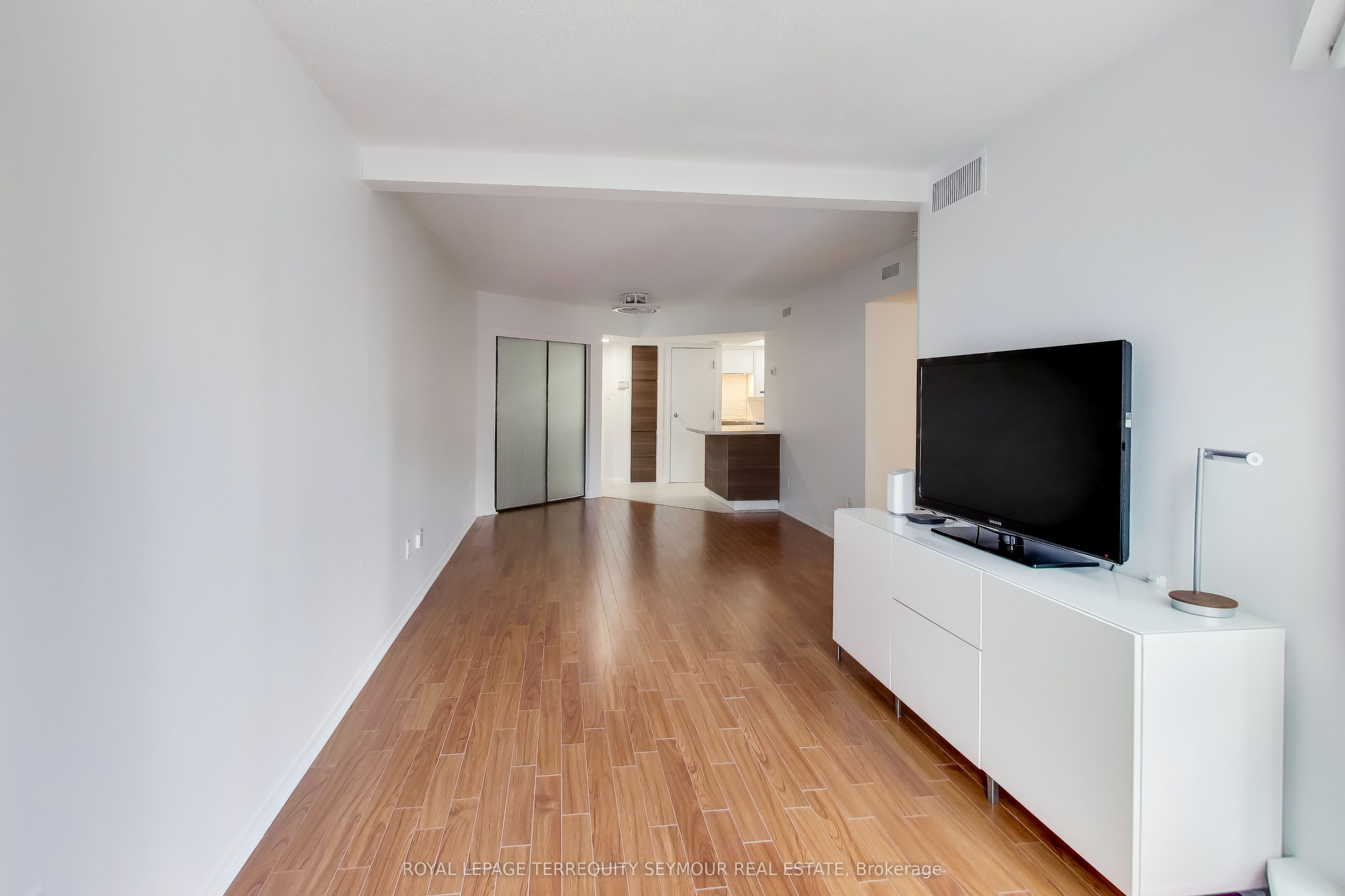 1001 Bay Street 1407