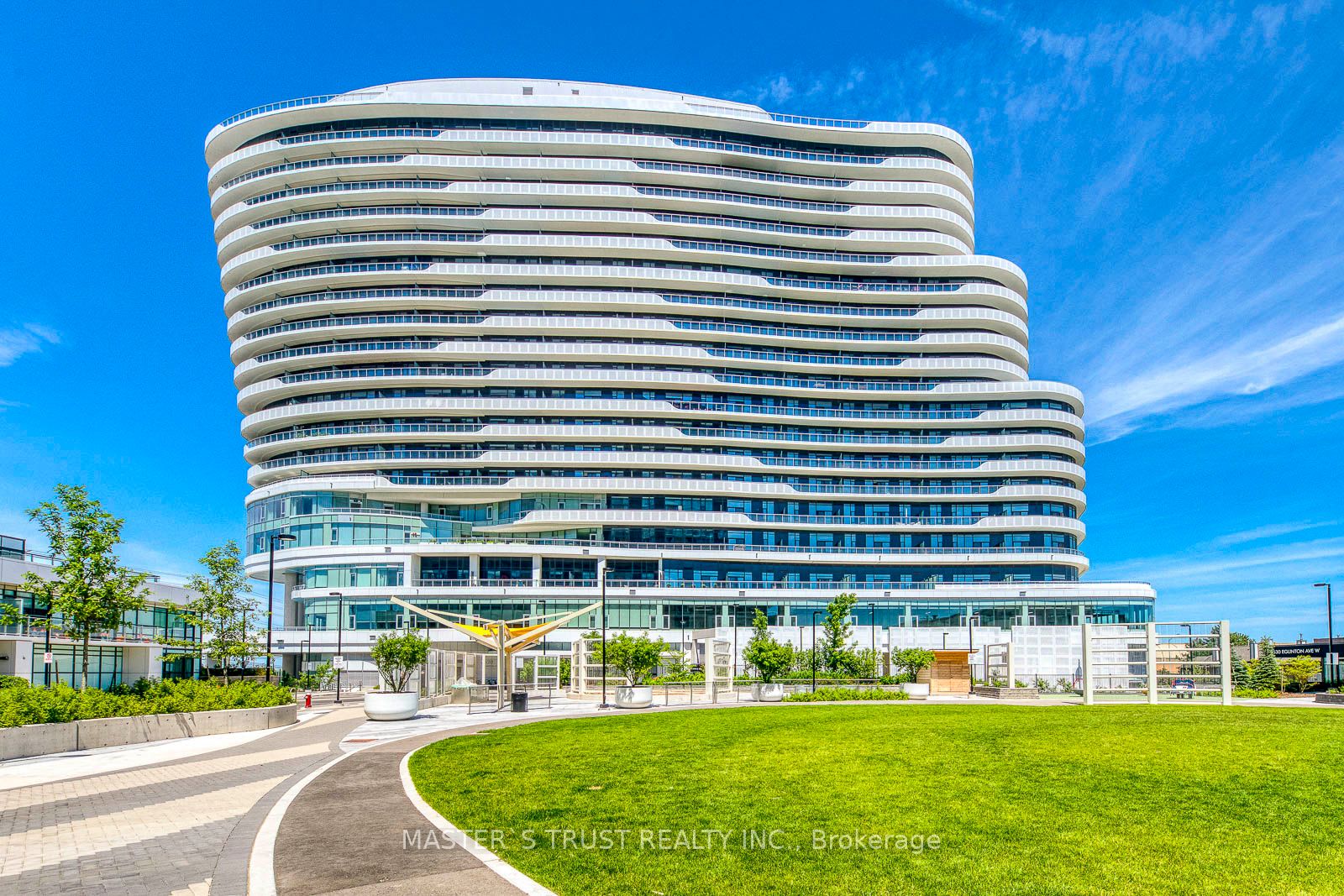 2520 Eglinton Avenue W 1804