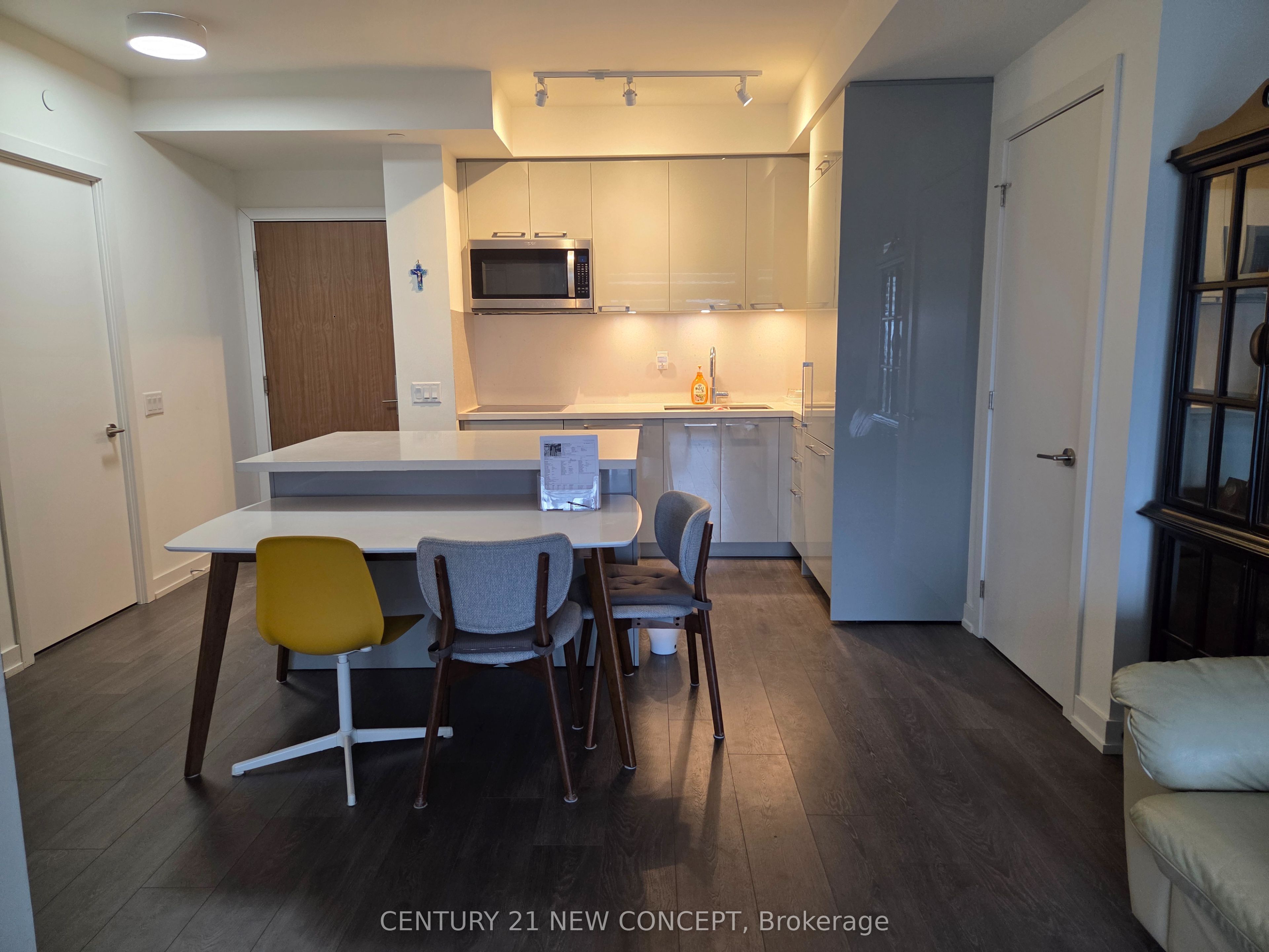 1 Grandview Avenue 1807