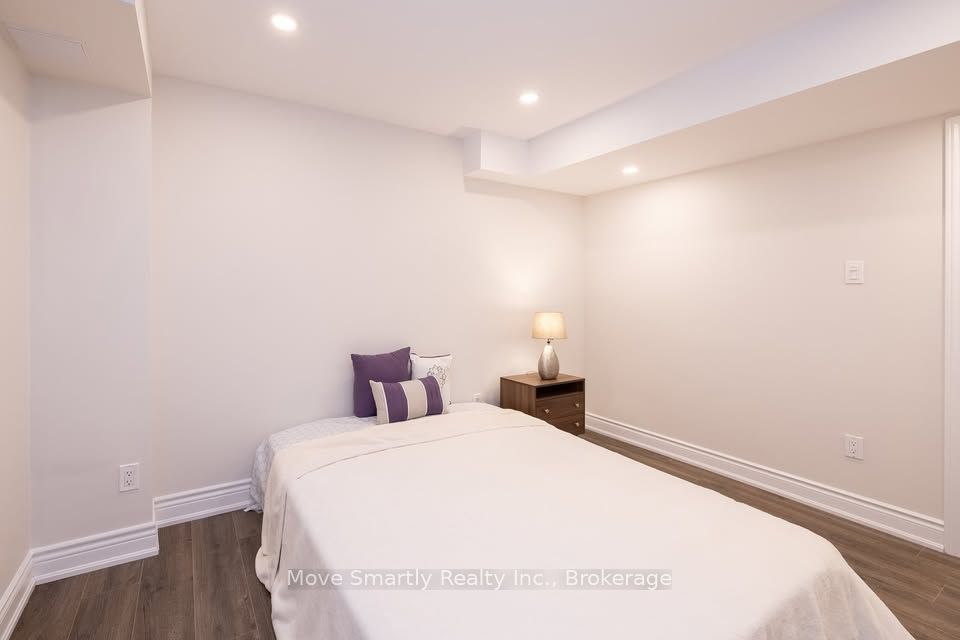 131 Bentwood Crescent Lower