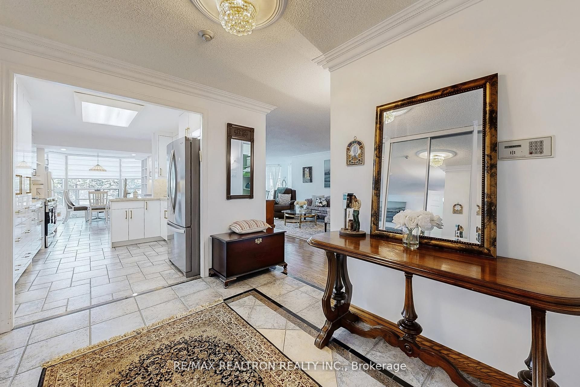 7300 Yonge Street 311