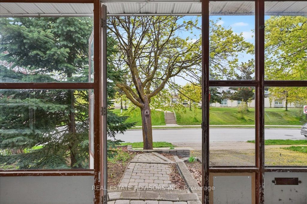 Photo of 84 Ardglen Drive, Brampton, ON L6W 1V6 (MLS # W13104660)