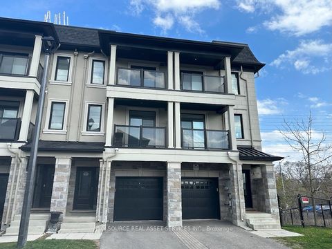 562 Rapids Lane Mississauga ON L5G 0A9
