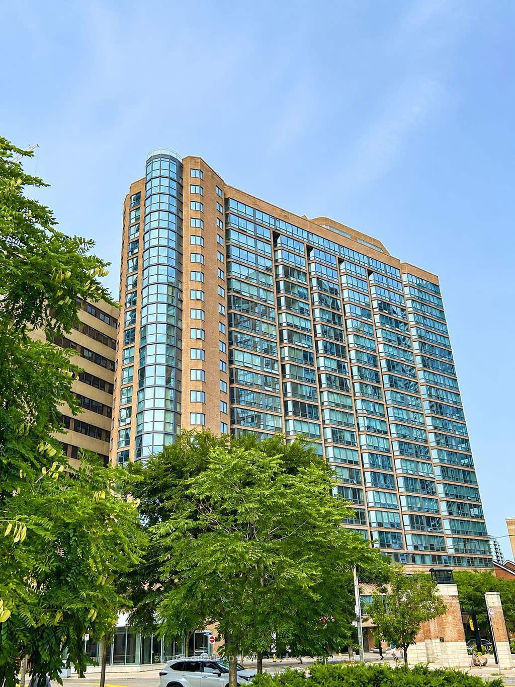 Photo of 1055 Bay Street #1611, Toronto, ON M5S 3A3 (MLS # C13614640)