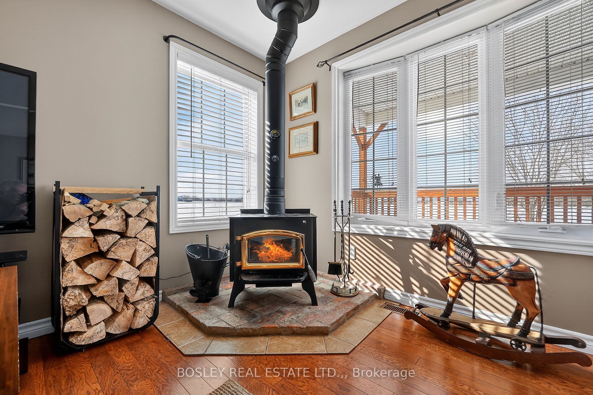910 Holloway Bay Road