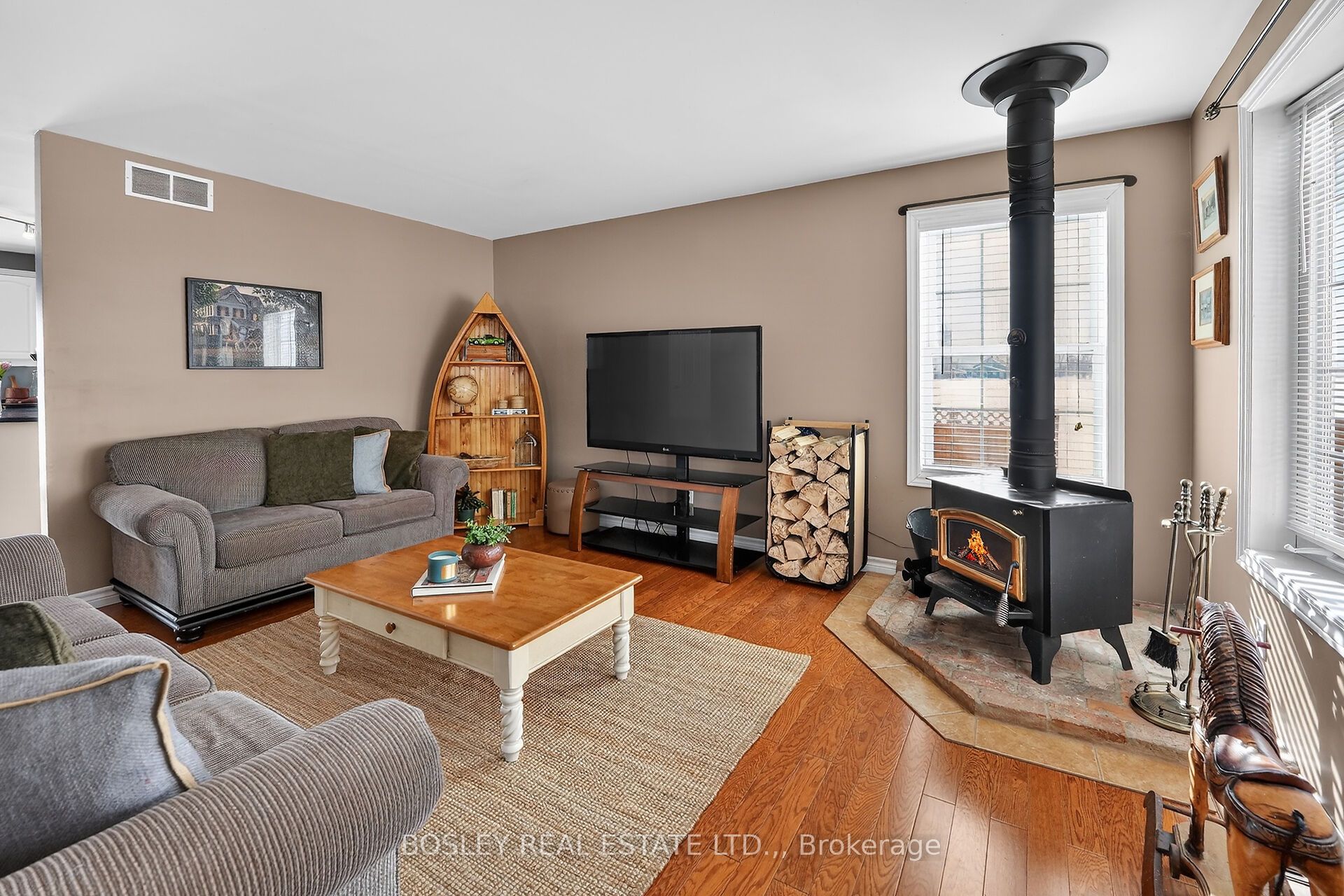 910 Holloway Bay Road