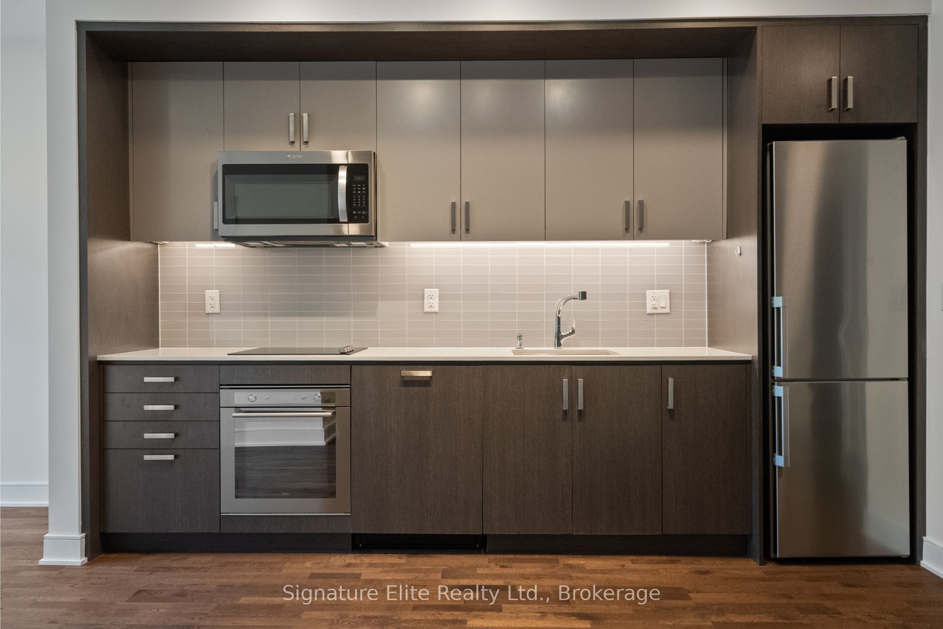 1575 Lakeshore Road W G28