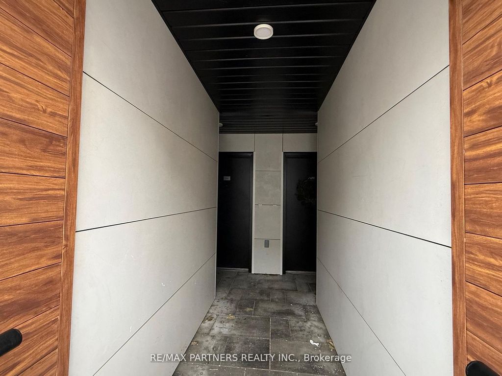 Photo of 2 Steckley House Lane #924, Richmond Hill, ON L4S 0N4 (MLS # N12684844)