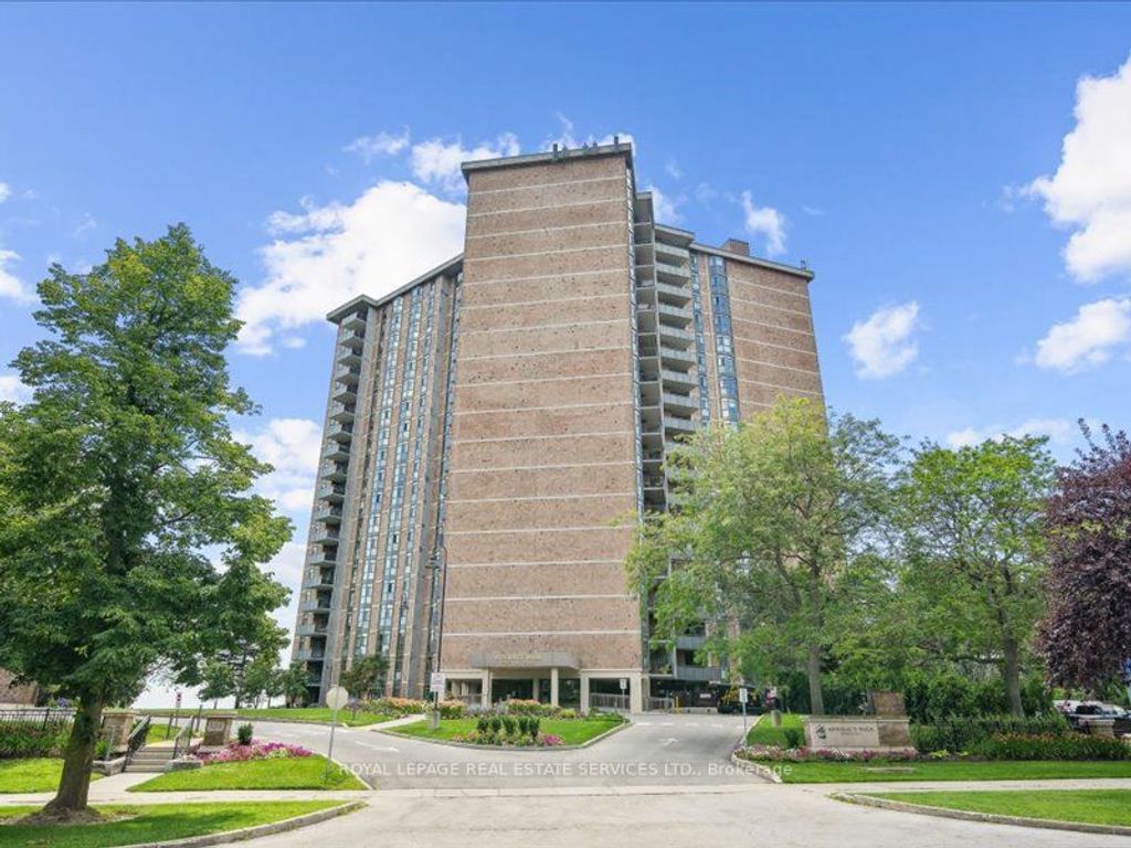 Photo of 5250 Lakeshore Road #708, Burlington, ON L7L 5L2 (MLS # W12752566)