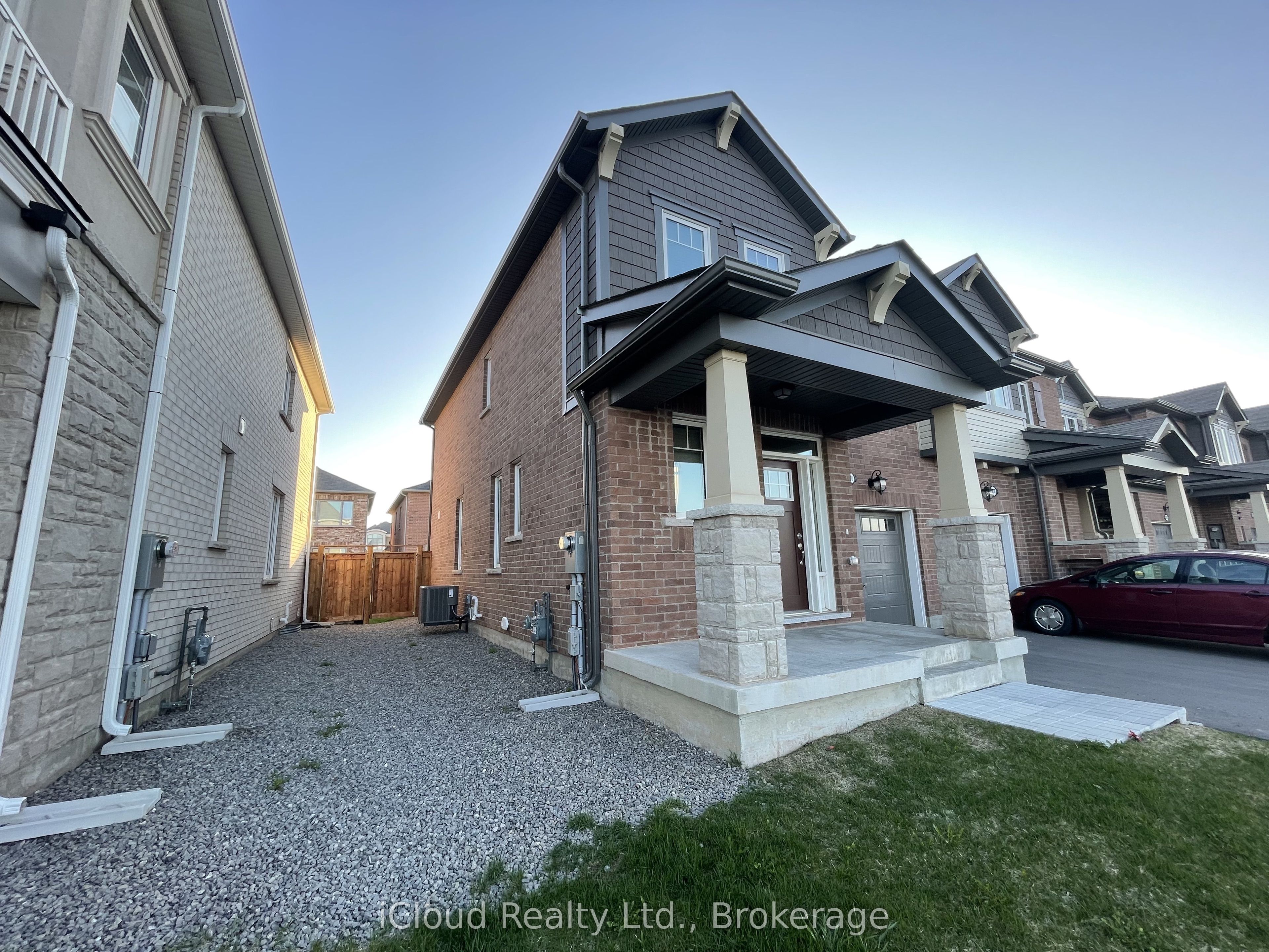 1360 Sycamore Gardens