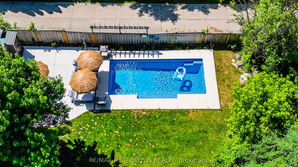 Photo of 114 Selwyn Road, Richmond Hill, ON L4E 5E3 (MLS # N13742164)