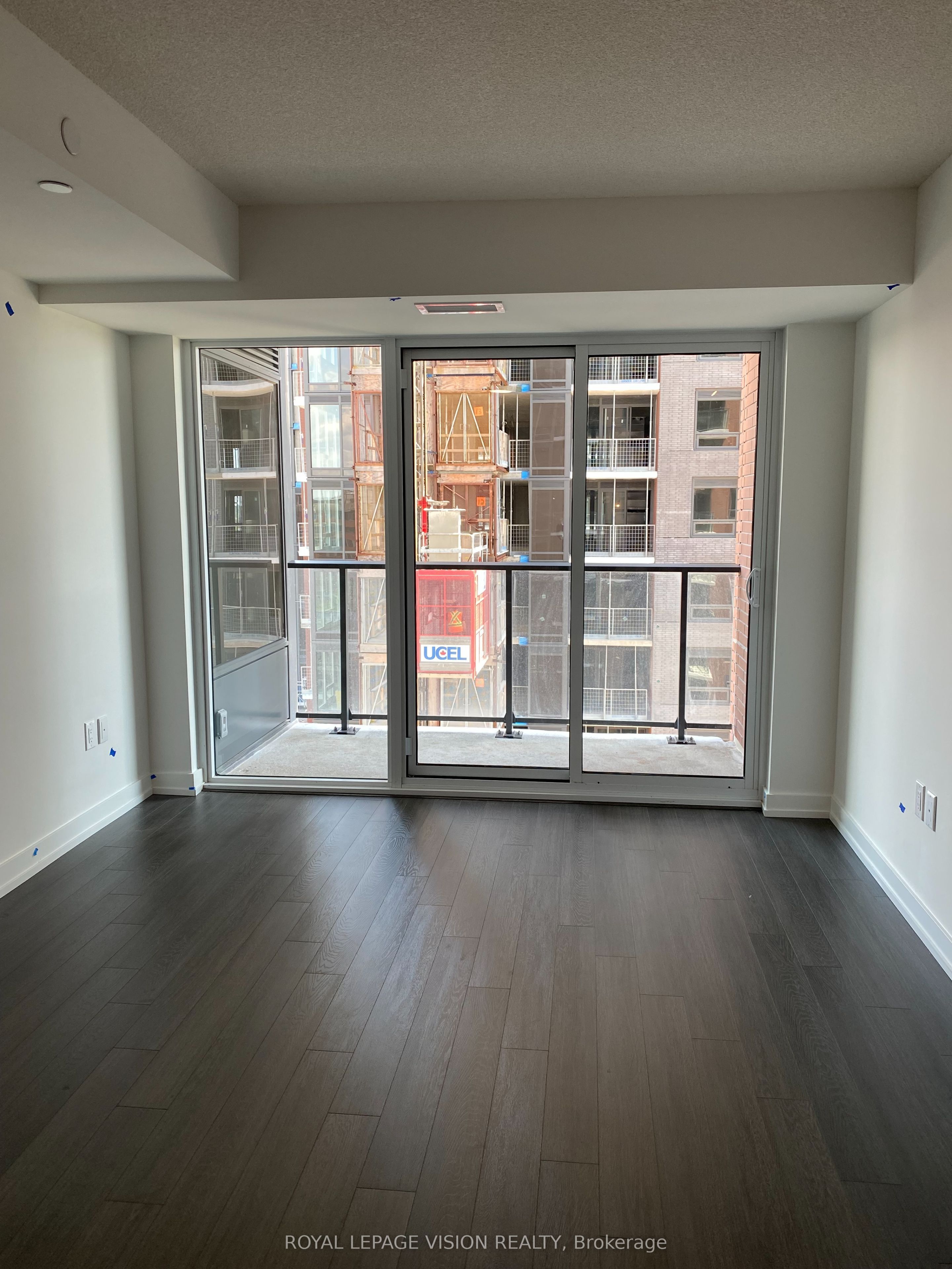 4010 Eglinton Avenue W 1222