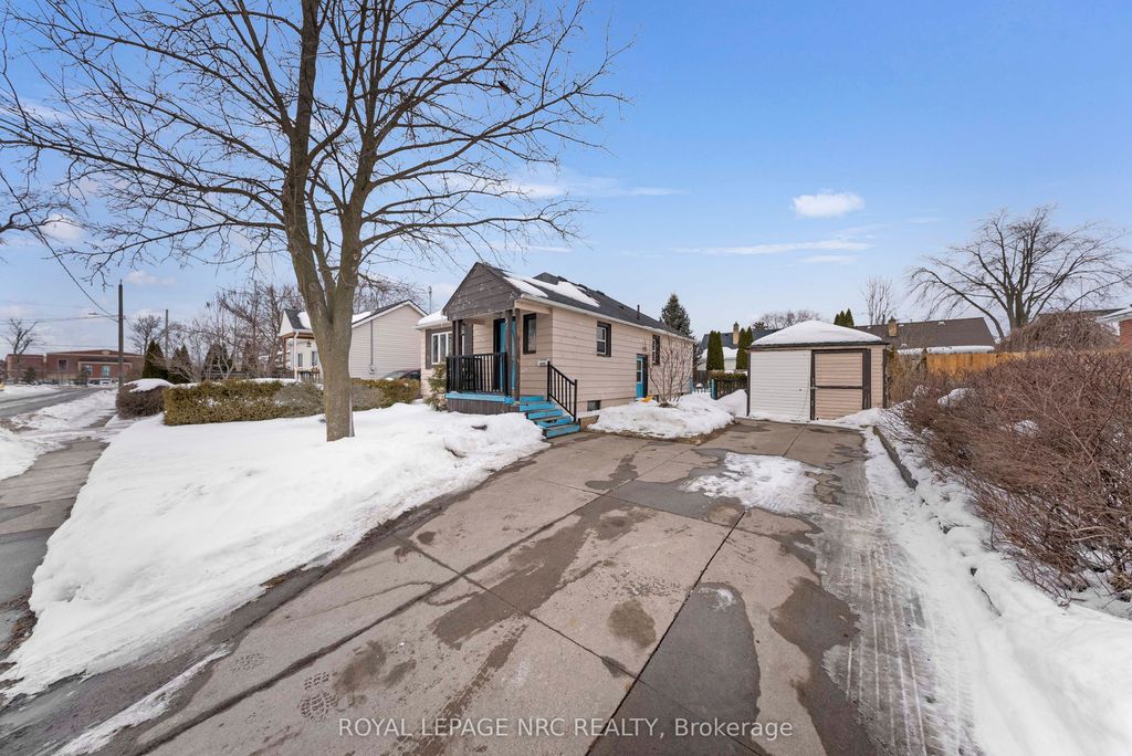 Photo of 32 Ambrose Street, St. Catharines, ON L2S 2K7 (MLS # X13038744)