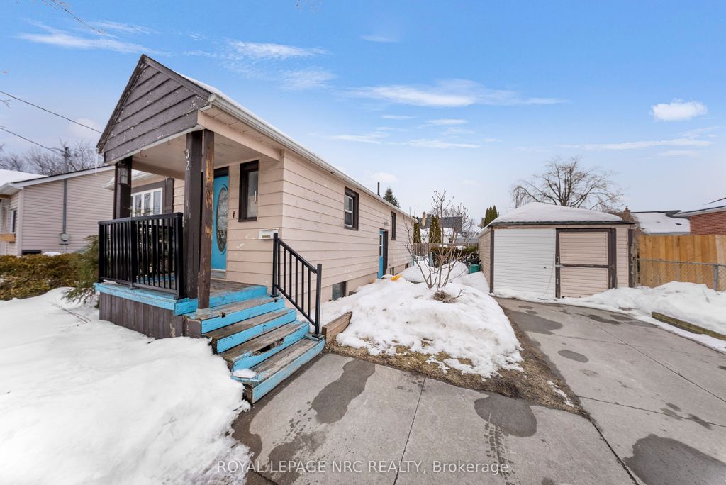 Photo of 32 Ambrose Street, St. Catharines, ON L2S 2K7 (MLS # X13038744)