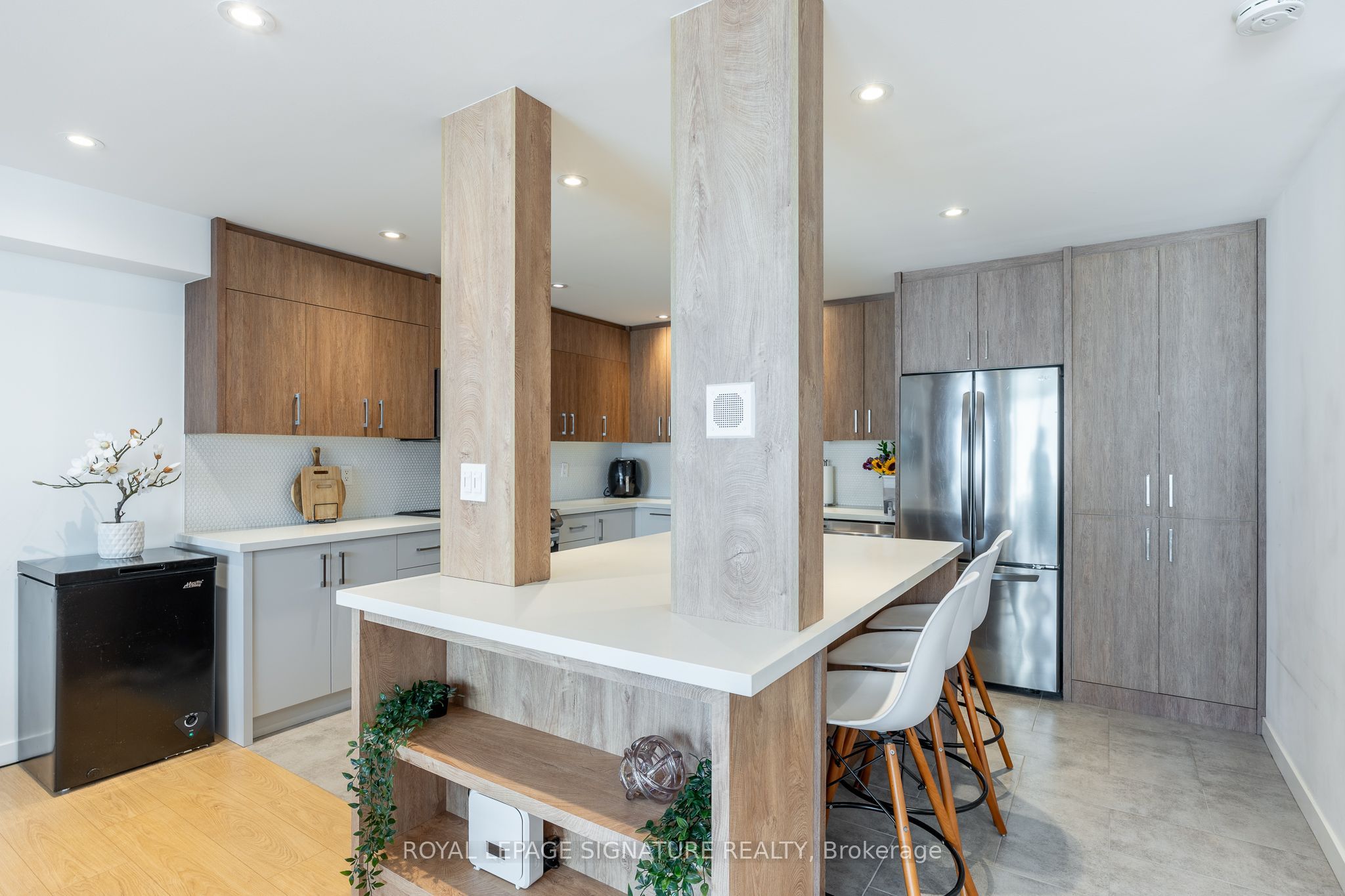33 Harbour Square 1806