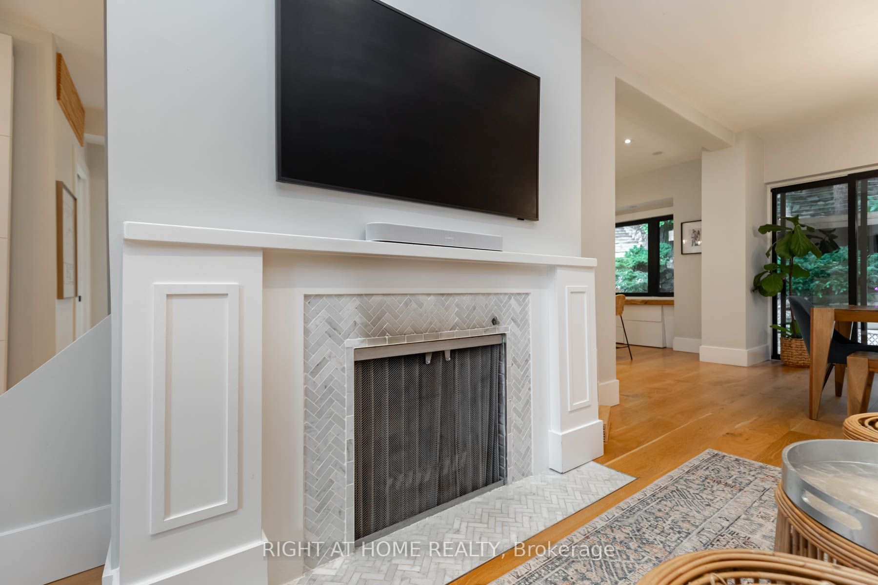 16 Pine Crescent