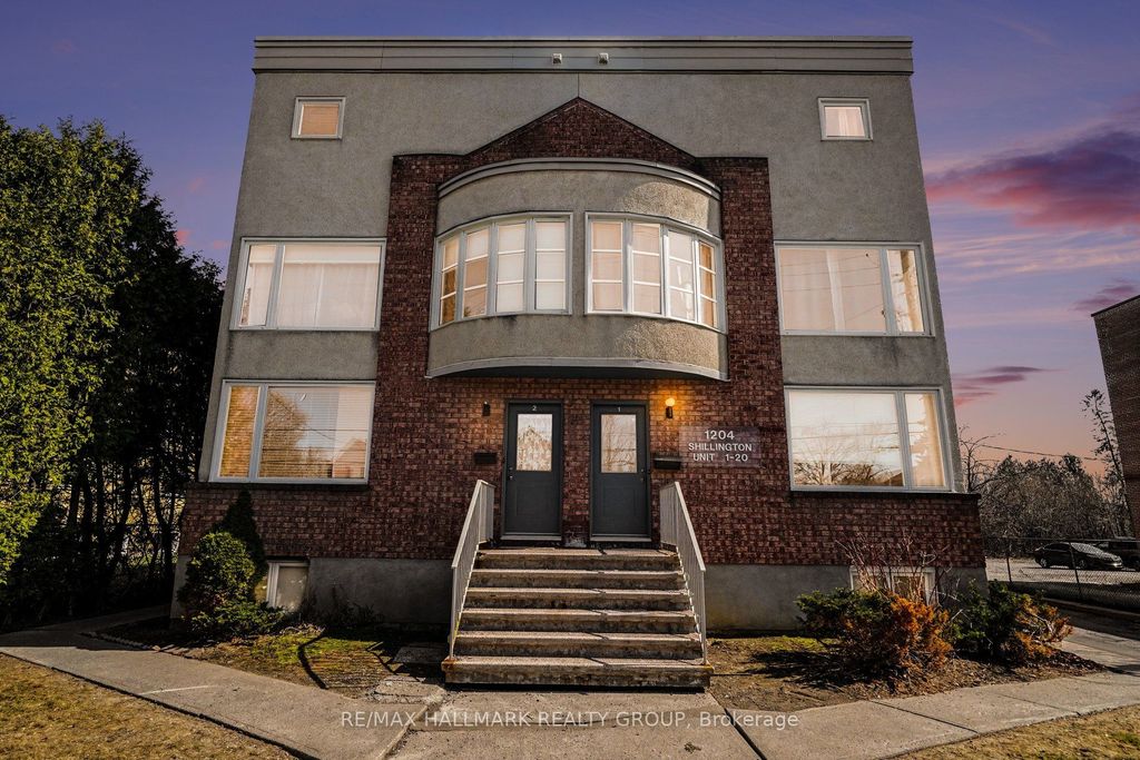 Photo of 1204 Shillington Avenue #15, Carlington - Central Park, ON K1Z 7Z4 (MLS # X13038646)