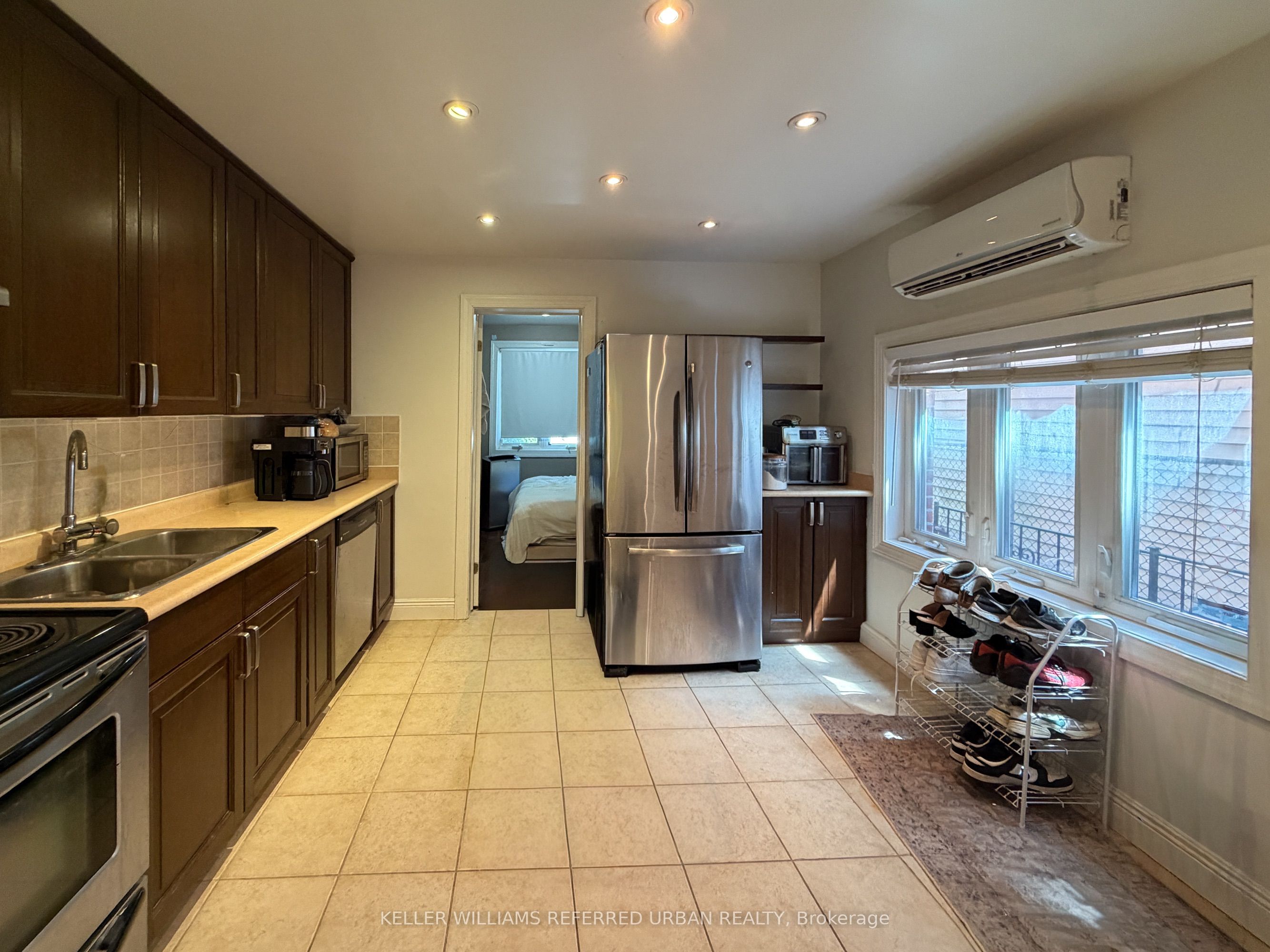 429 Ossington Avenue Main
