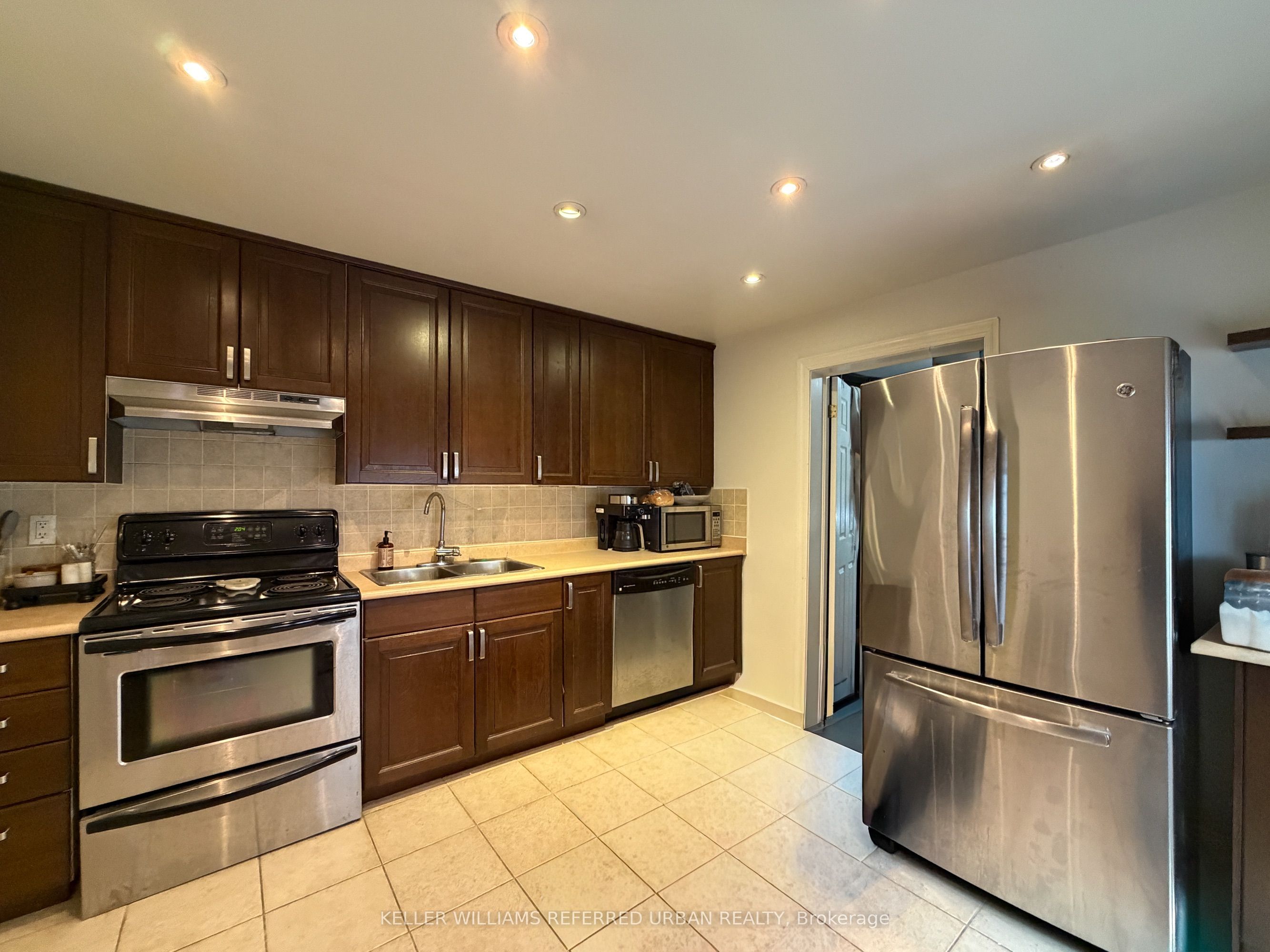 429 Ossington Avenue Main