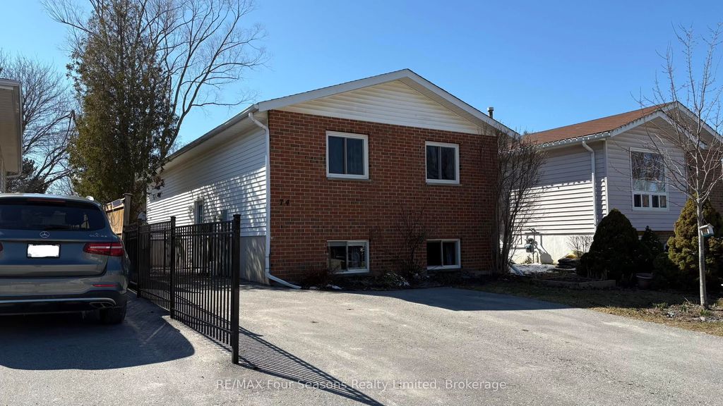 Photo of 74 Telfer Road, Collingwood, ON L9Y 4S2 (MLS # S12966658)