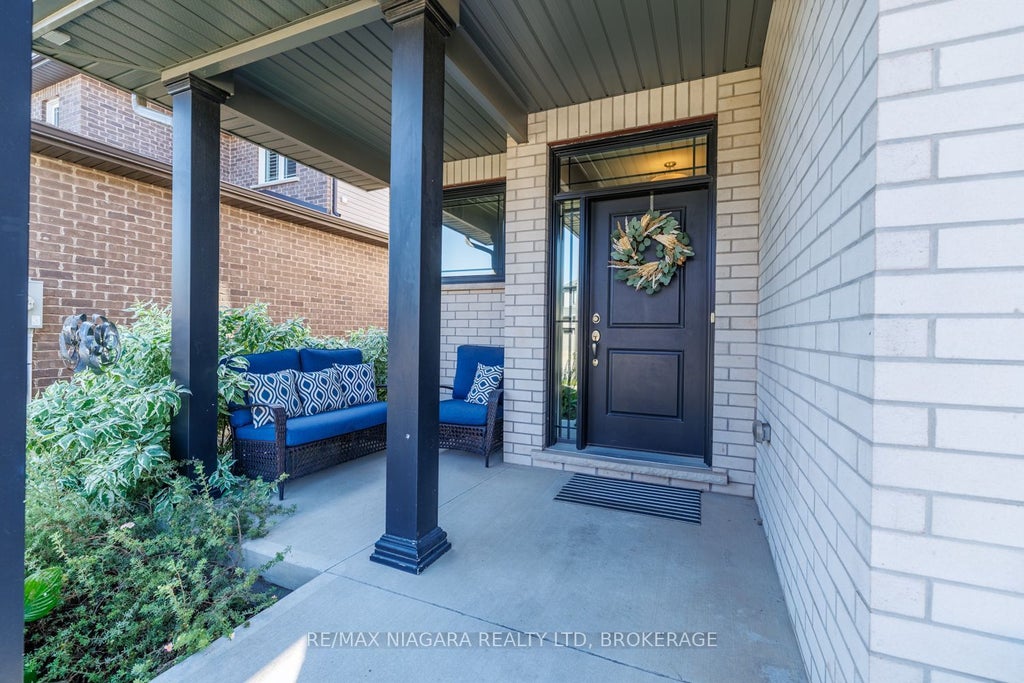 Photo of 6 Bergenstein Crescent, Pelham, ON L3E 0A3 (MLS # X14089312)