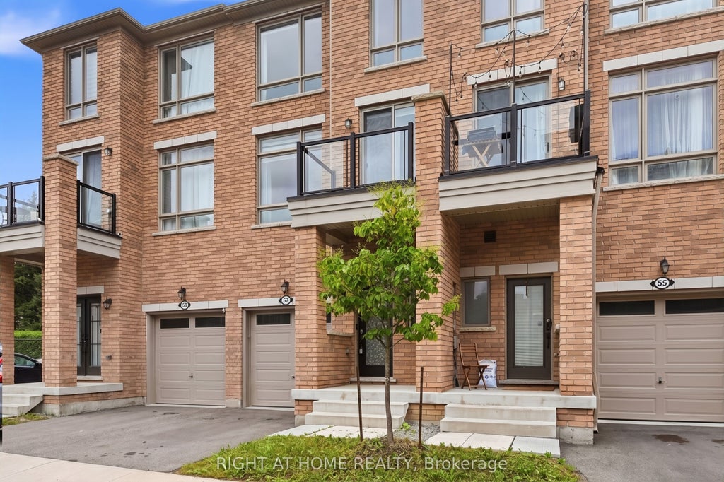 Photo of 57 Drover Circle, Whitchurch-Stouffville, ON L4A 7G4 (MLS # N13742170)