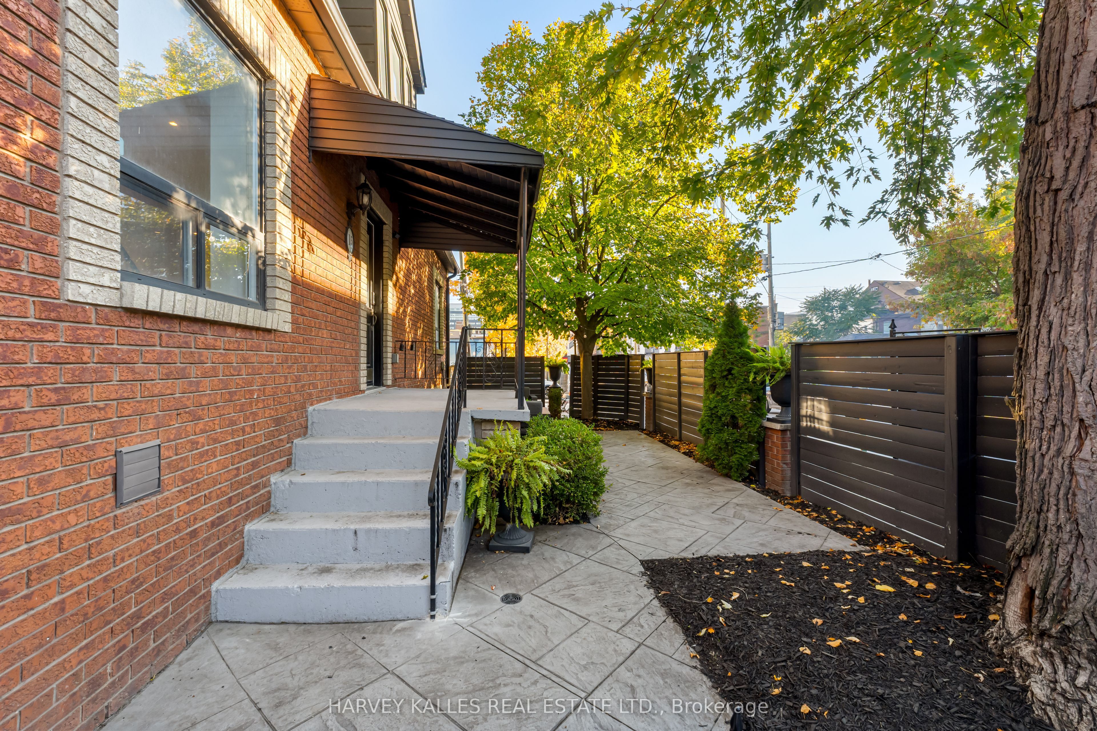 15 Markham Street