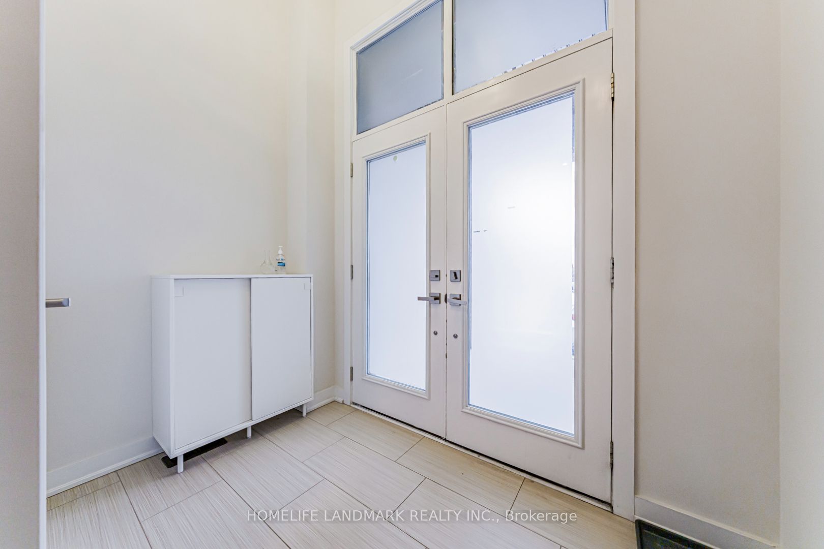 62 Helliwell Crescent