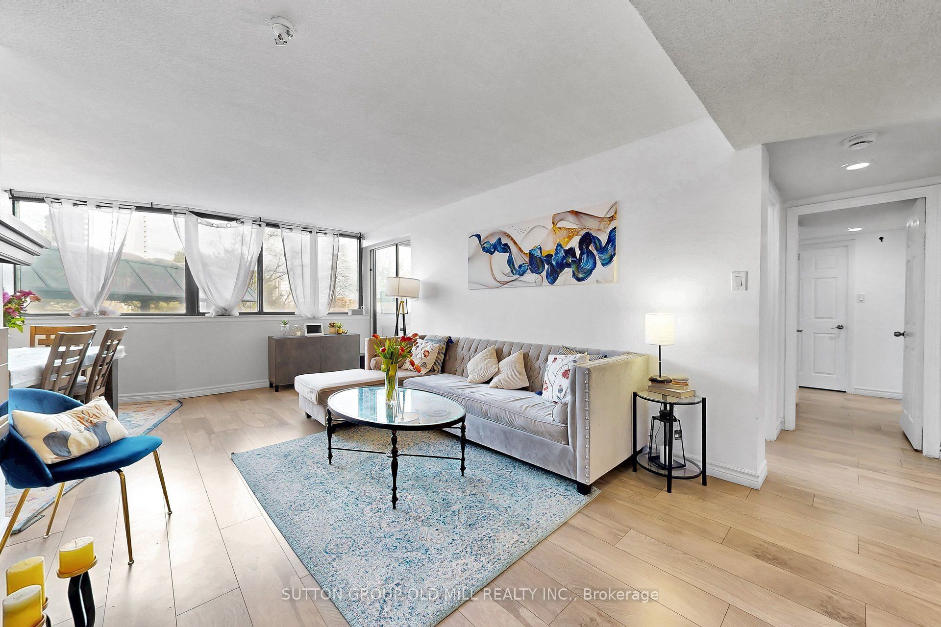 1360 Rathburn Road E 206