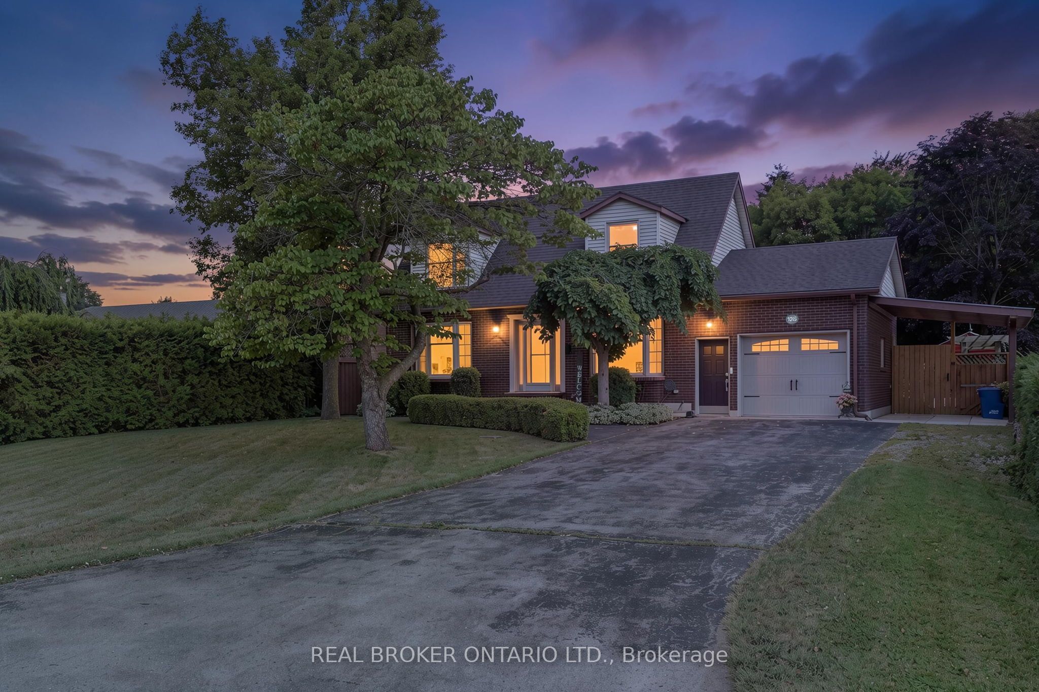 Photo 1 of 37 — 1015 Queen Street, Norfolk, ON N0J 1E0