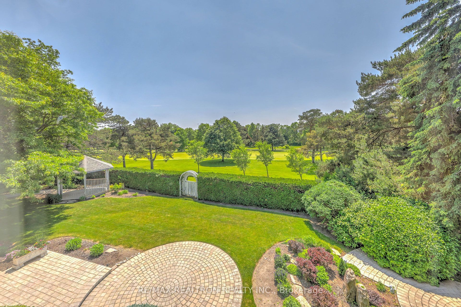 23 Fairway Heights Crescent