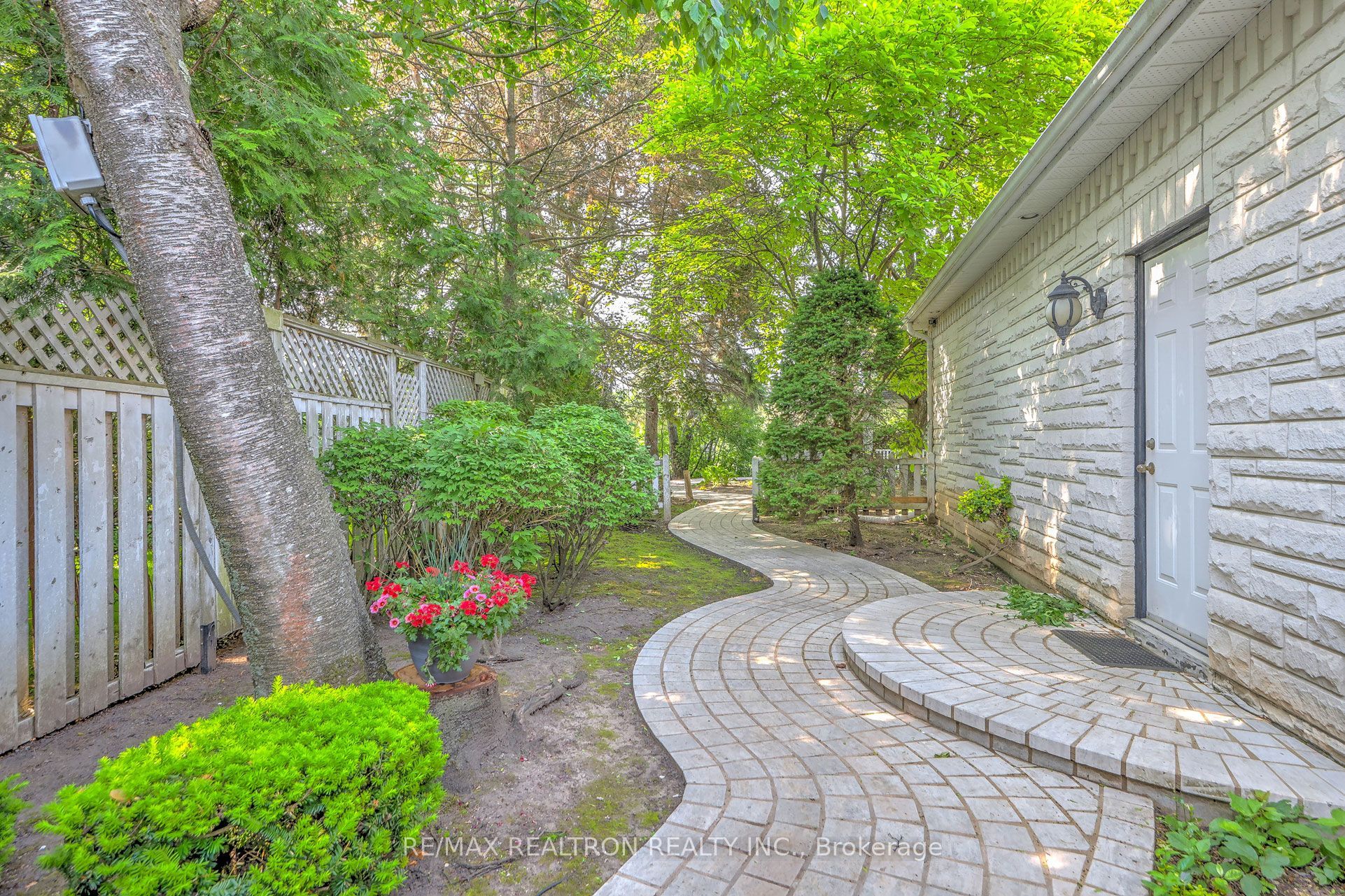23 Fairway Heights Crescent