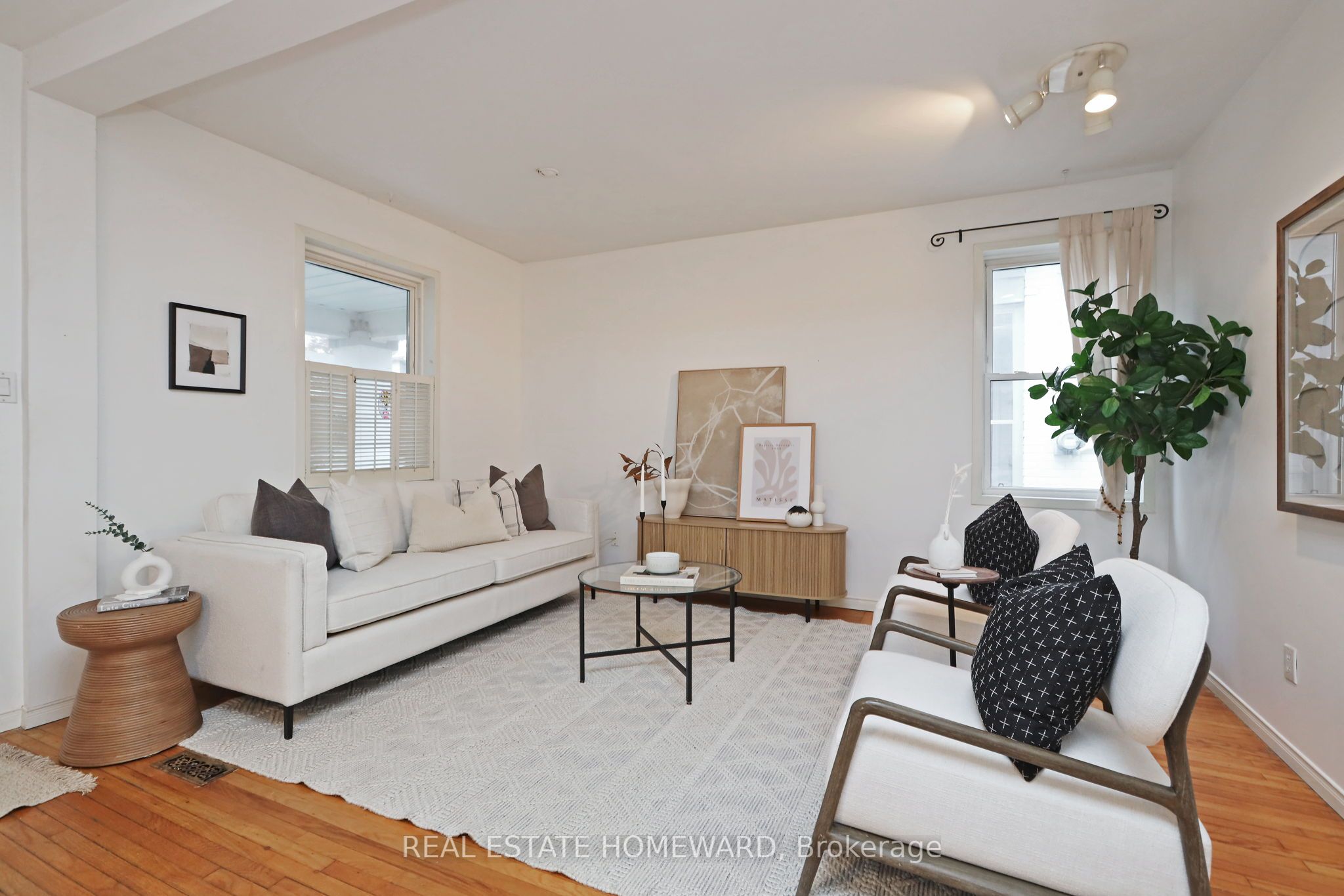 281 Queensdale Avenue