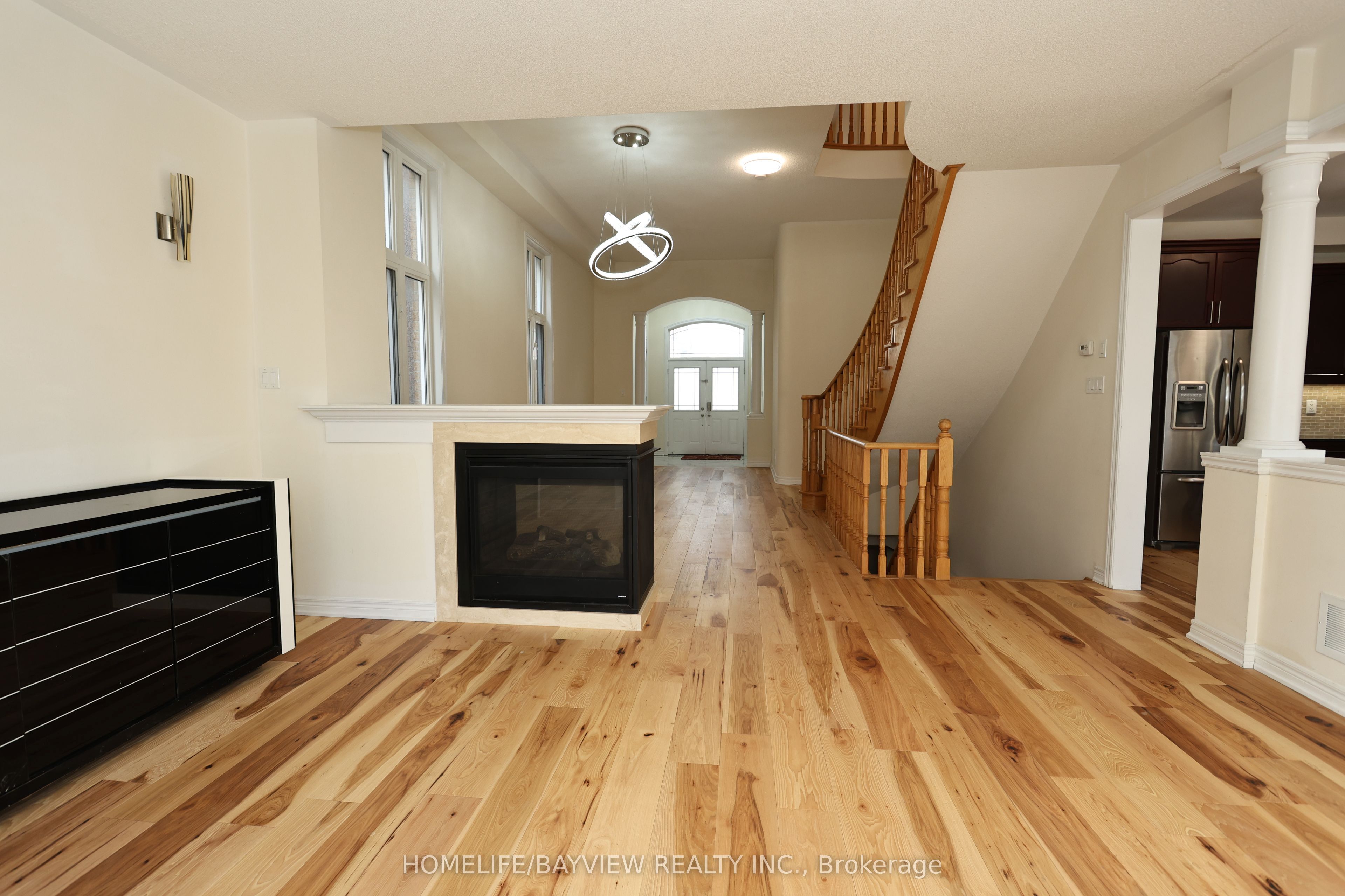 171 Maurier Boulevard