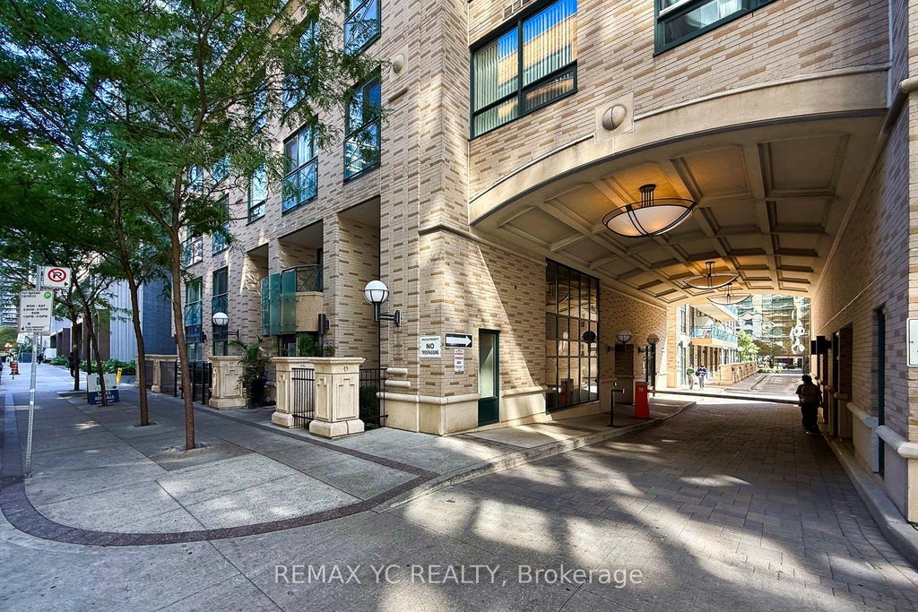 Photo of 35 Hayden Street #1204, Toronto, ON M4Y 3C3 (MLS # C13227766)