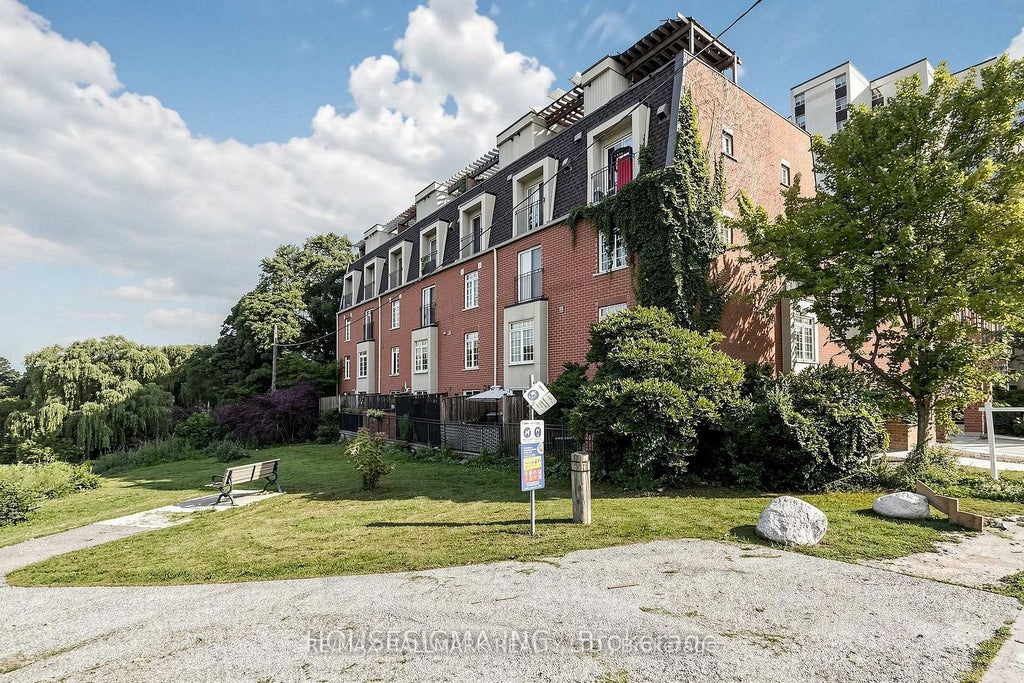 Photo of 870 Jane Street #106, Toronto, ON M6N 4C2 (MLS # W13854230)