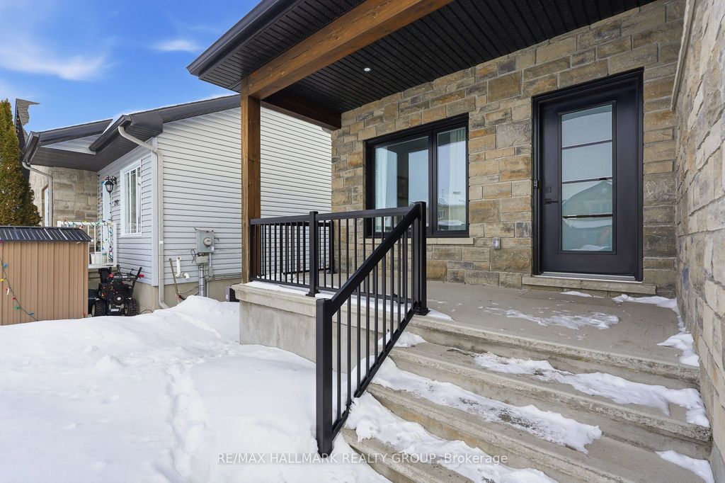 Photo of 294 TRILLIUM Circle, Alfred and Plantagenet, ON K0A 3K0 (MLS # X12769092)