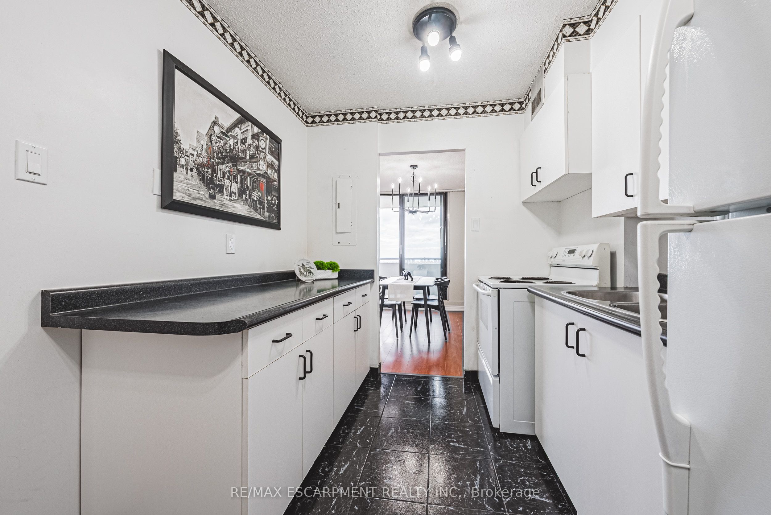 2055 UPPER MIDDLE Road 1206