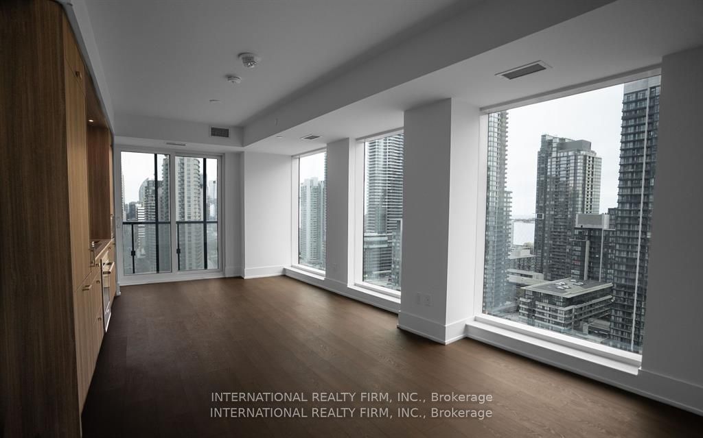 480 FRONT Street W 1714