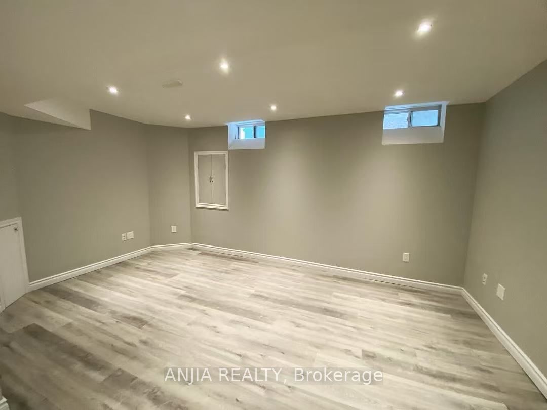 3 Settlers Ridge Street Basement