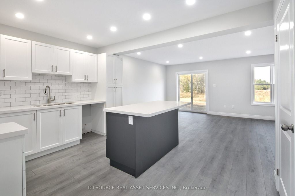 Photo of 680 Wild Rose Drive, Gravenhurst, ON P1P 0B4 (MLS # X12560016)