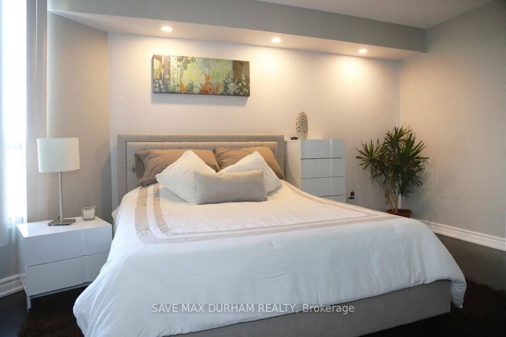 Photo of 5 Concorde Place #3508, Toronto, ON M3C 3M8 (MLS # C12709932)