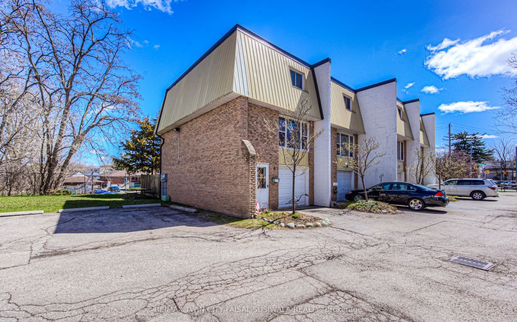 Photo of 70 Morgan Avenue #6, Kitchener, ON N2A 2M2 (MLS # X12587418)
