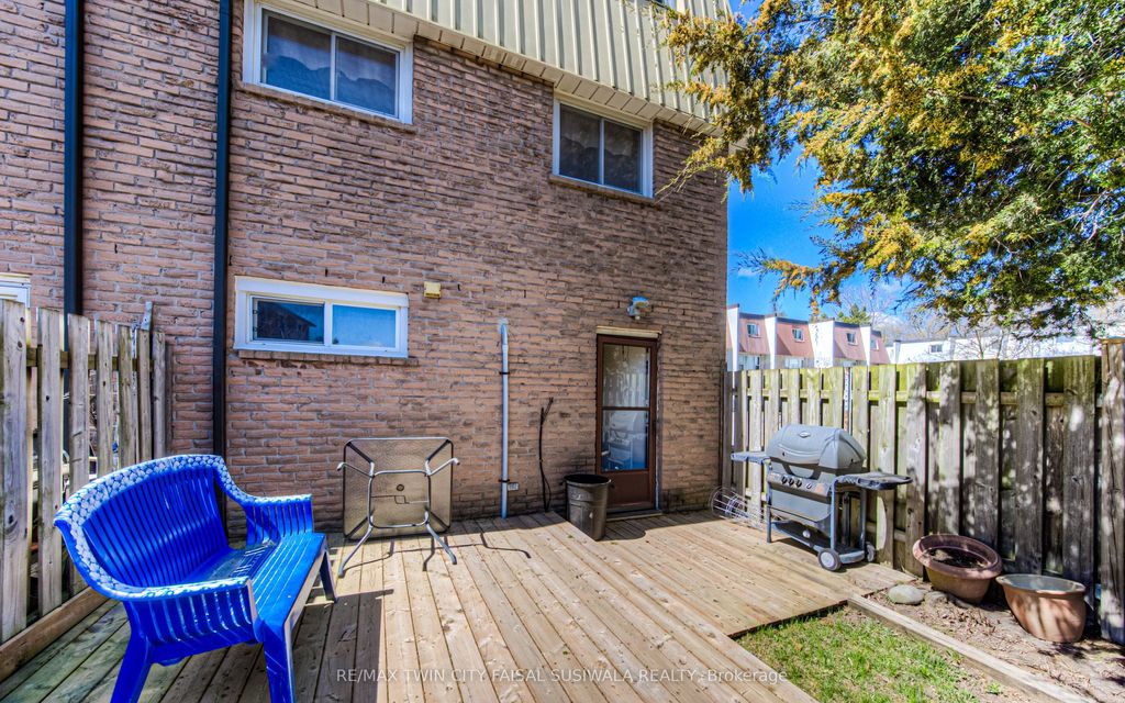 Photo of 70 Morgan Avenue #6, Kitchener, ON N2A 2M2 (MLS # X12587418)