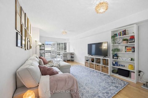 250 Wellington Street W 636 Toronto ON M5V 3P6