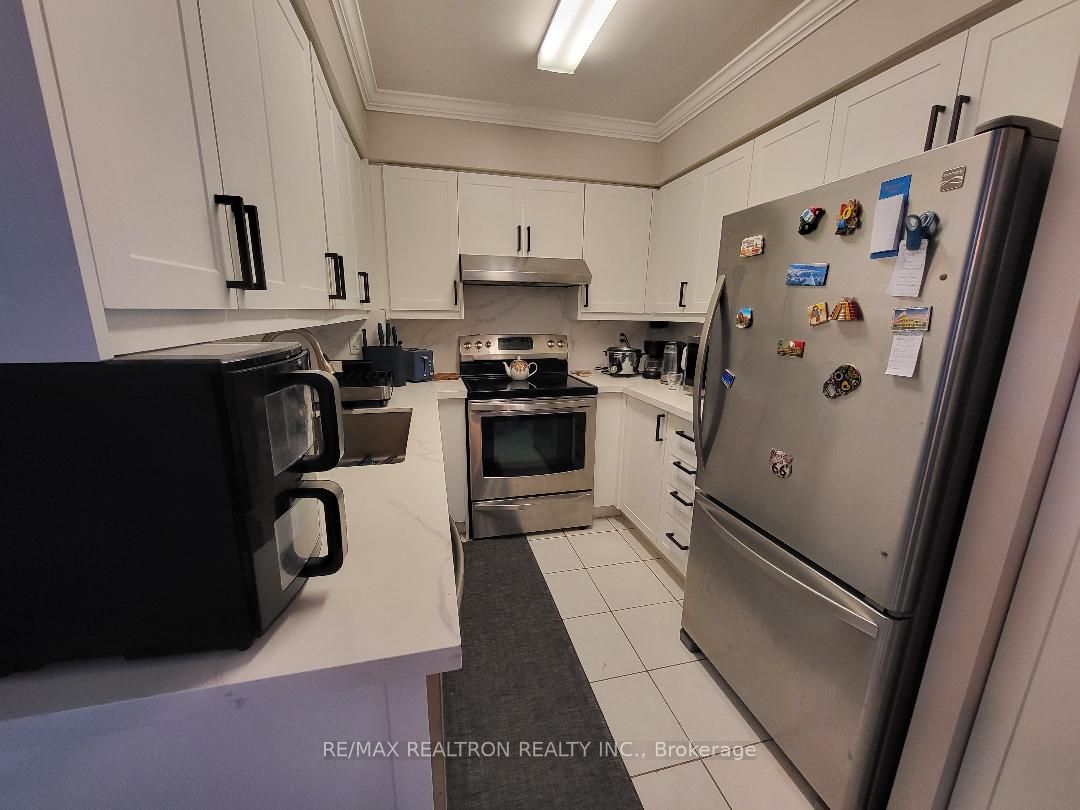 23 Oneida Crescent 610