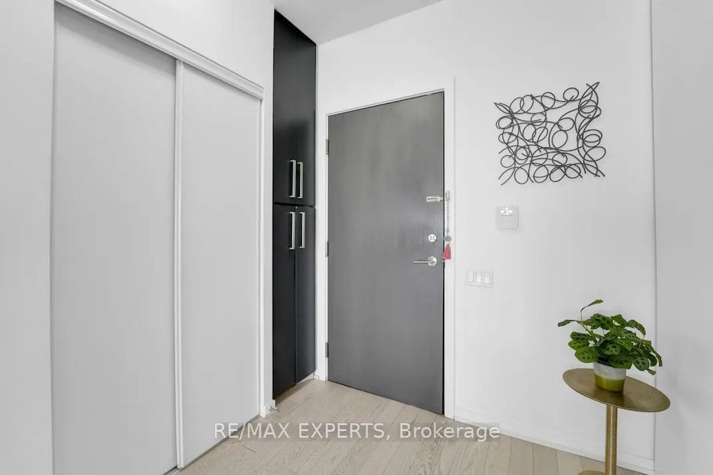 Photo of 103 The Queensway N/A #1915, Toronto, ON M6S 5B5 (MLS # W13603318)