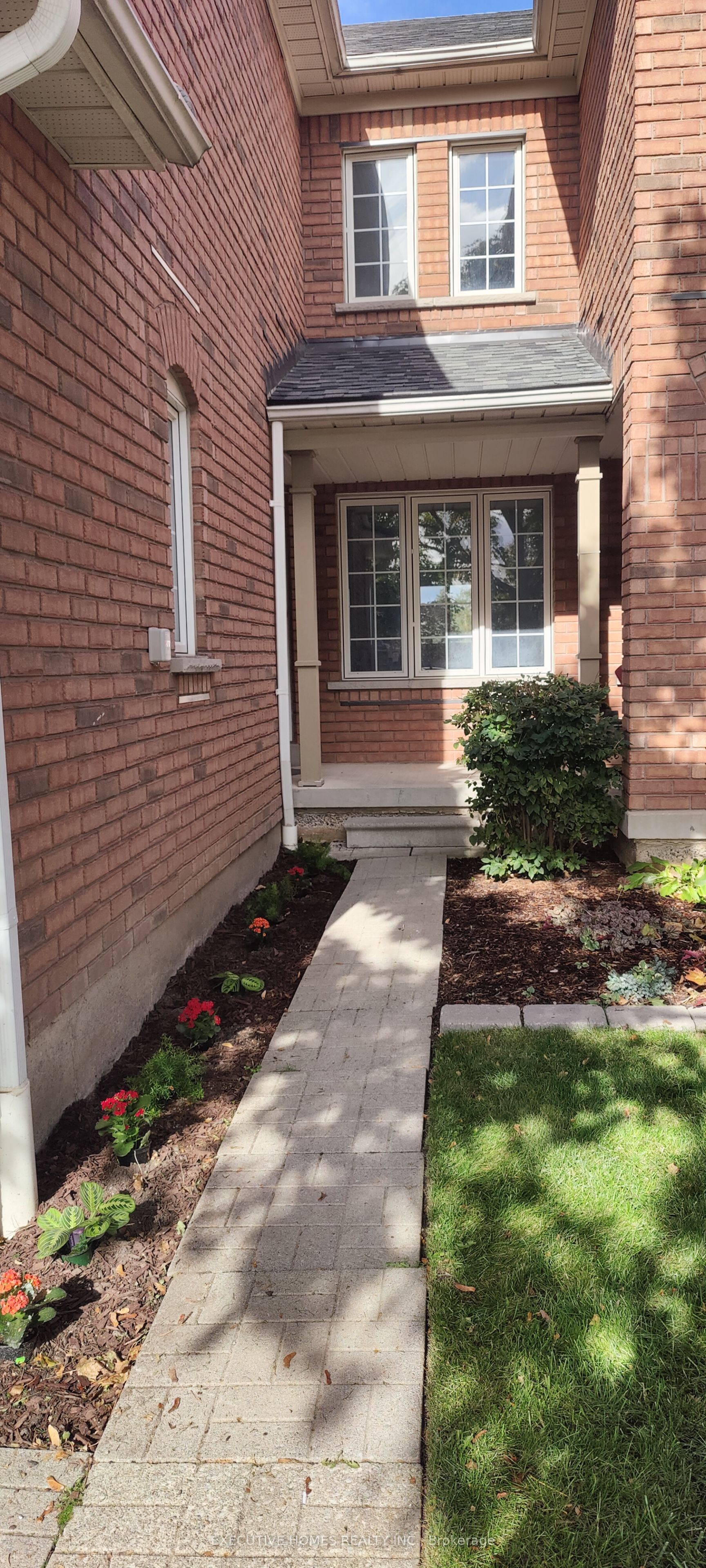 2665 Thomas Street 60